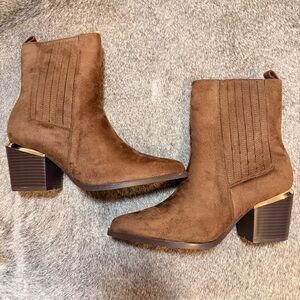 New!!! Women's Brown Suede Block Heel Ankle Boots